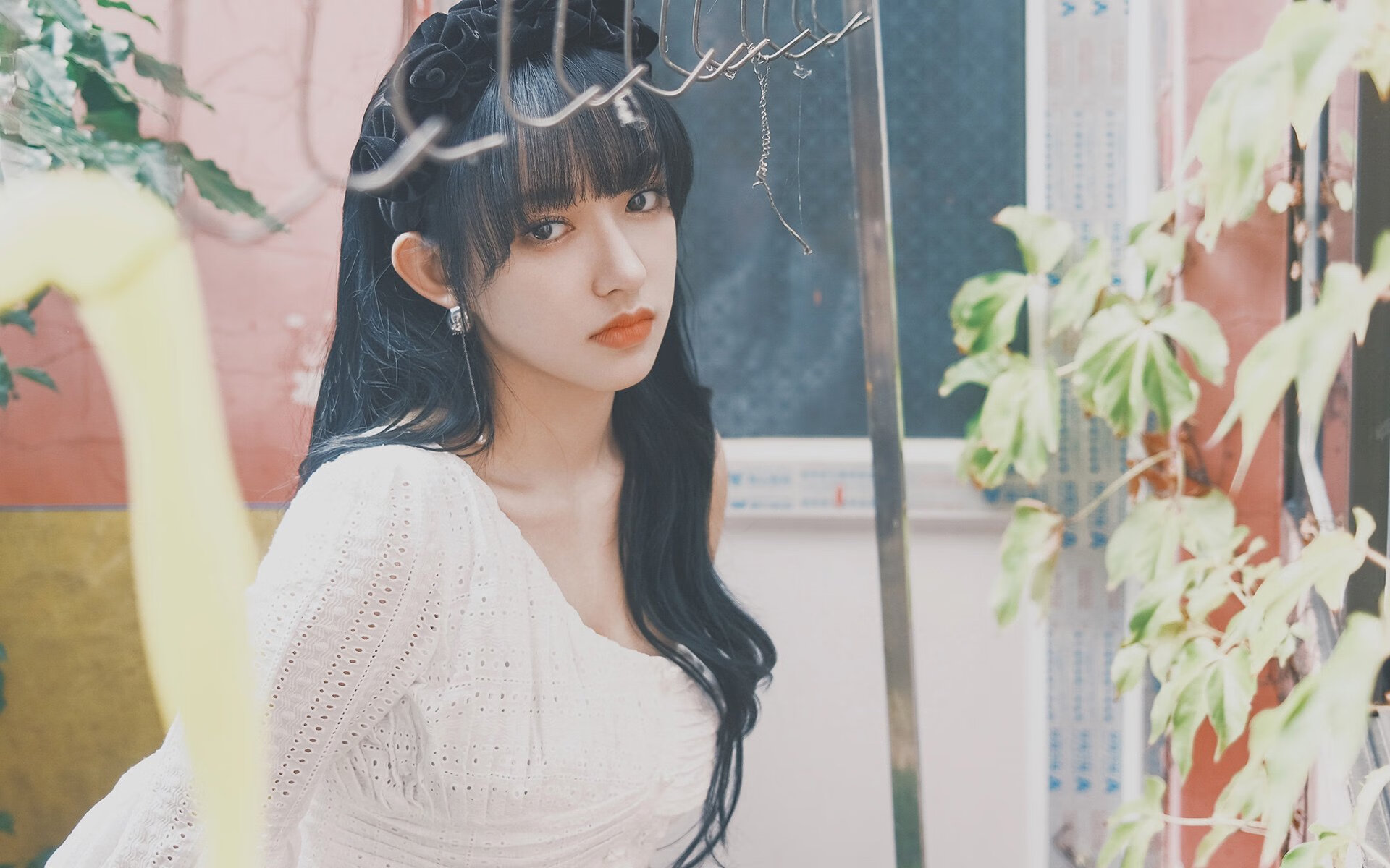 中前场联动压迫制造三角围抢